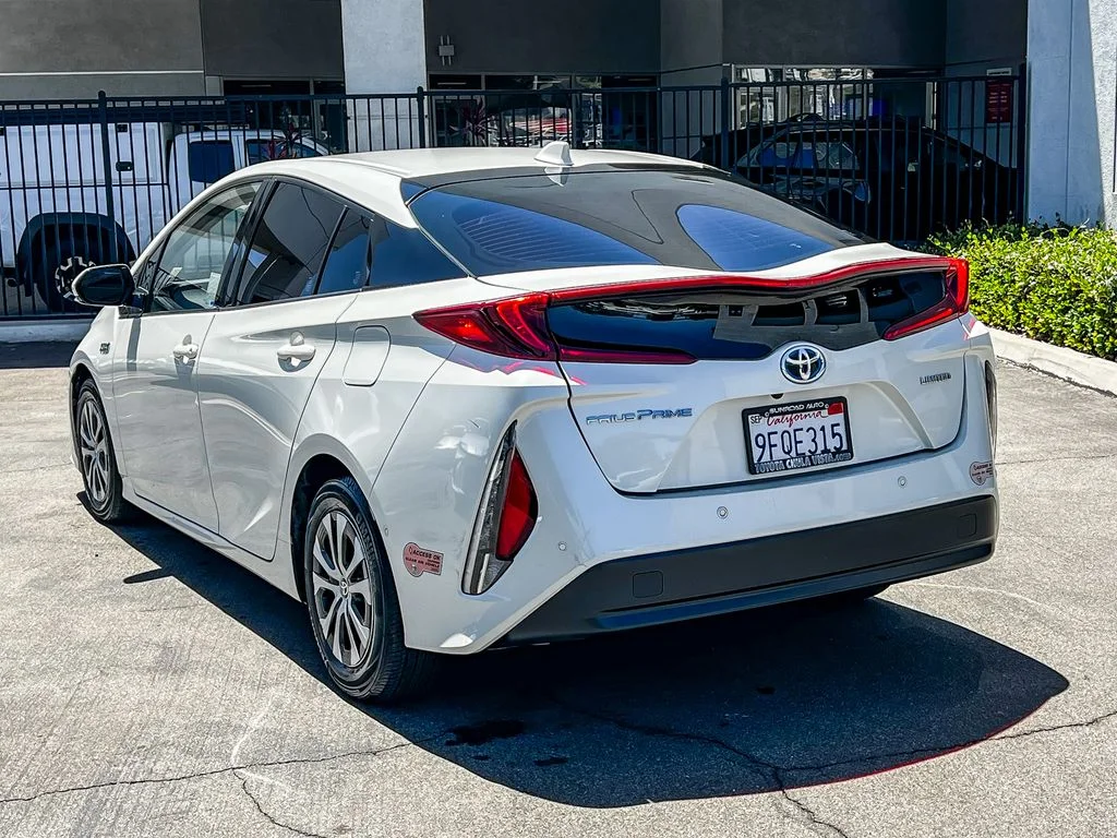 Certified Used 2020 White Toyota Limited image 4