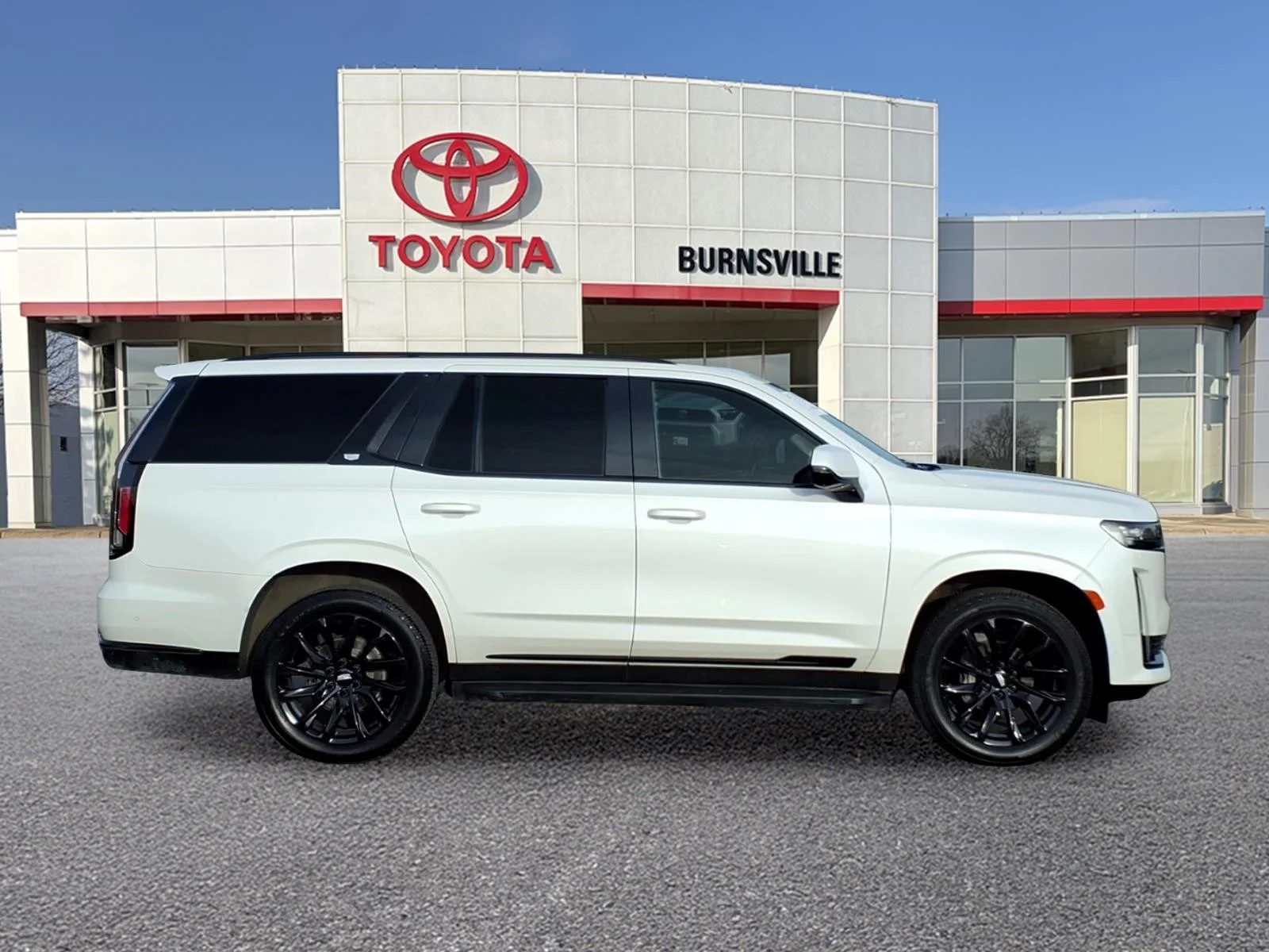 Used 2021 Cadillac Escalade Sport Platinum with VIN 1GYS4GKL9MR426195 for sale in Burnsville, Minnesota
