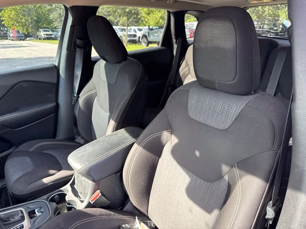Used 2015 Deep Cherry Red Crystal Jeep Latitude image 10