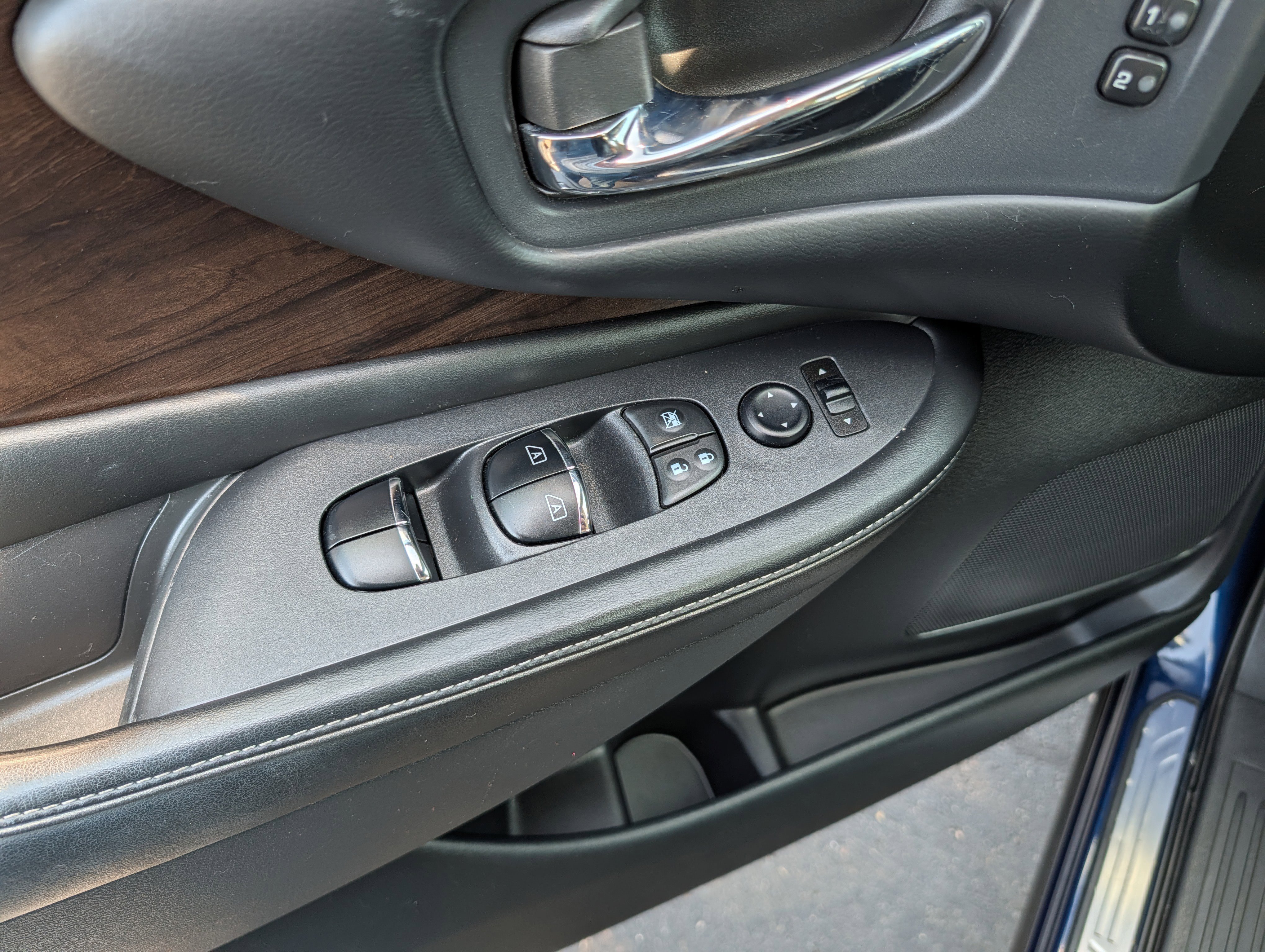 Used 2019 Deep Blue Pearl Nissan Platinum image 19