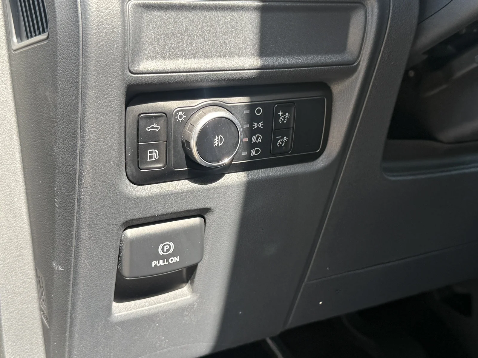 Used 2024 Agate Black Metallic Ford XLT 4WD image 21