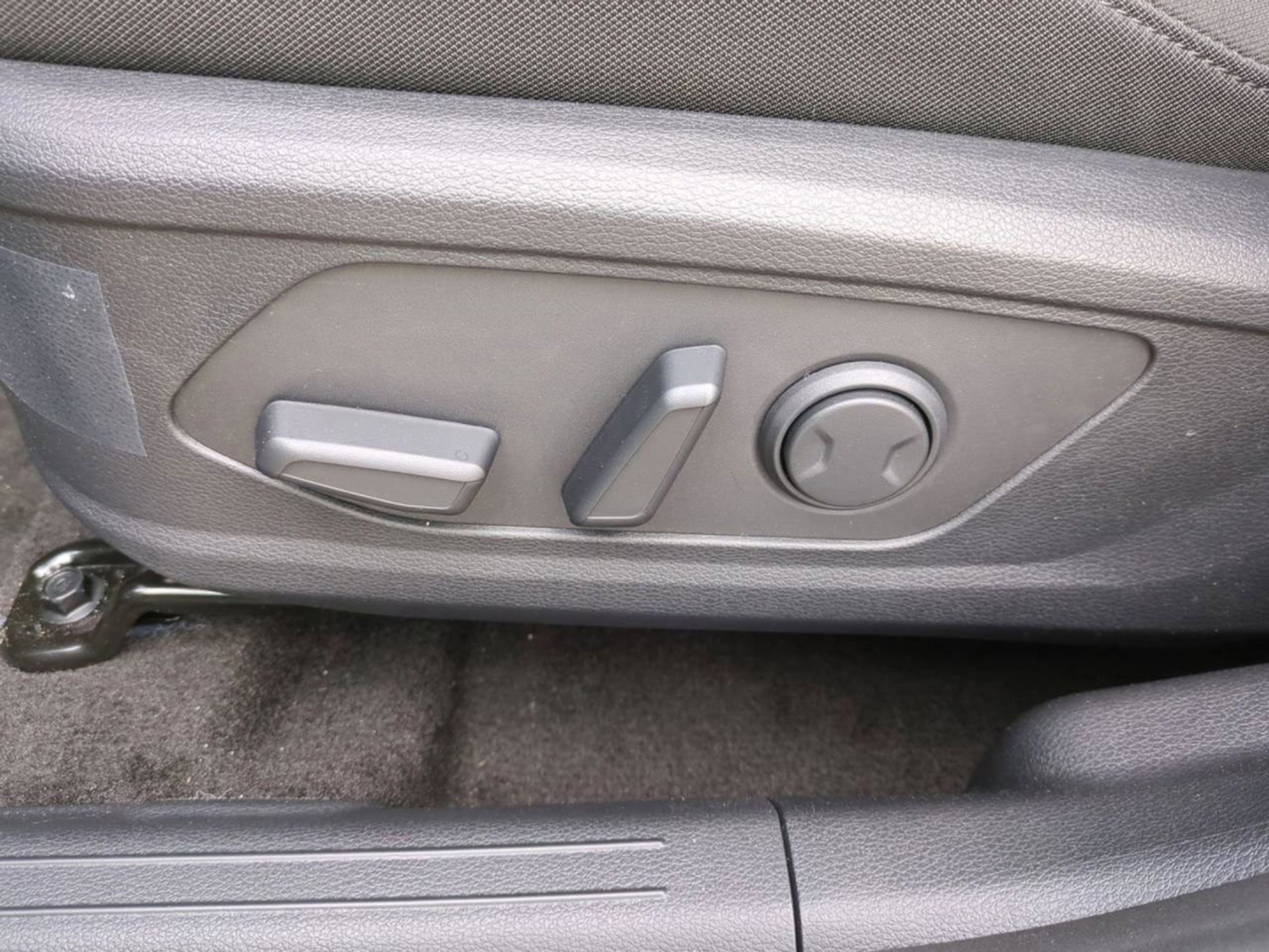 New 2026 Snow White Pearl Kia S image 21
