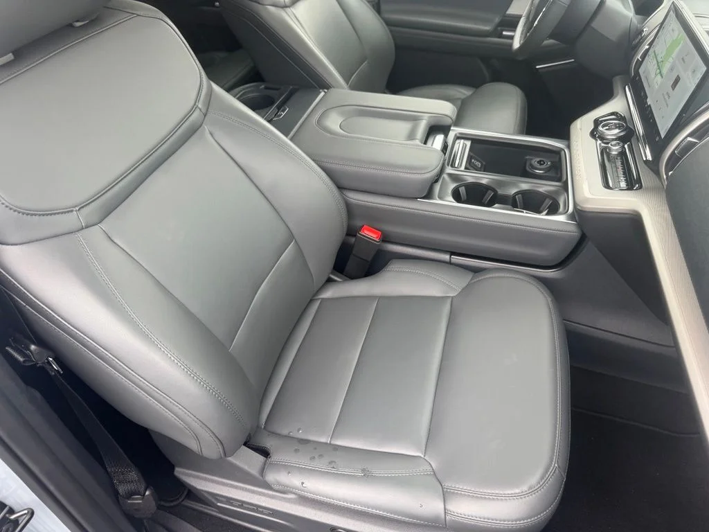New 2026 Glacier Gray Metallic Tri-Coat Ford Active image 68
