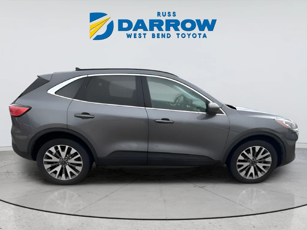 Used 2022  Ford Titanium image 6