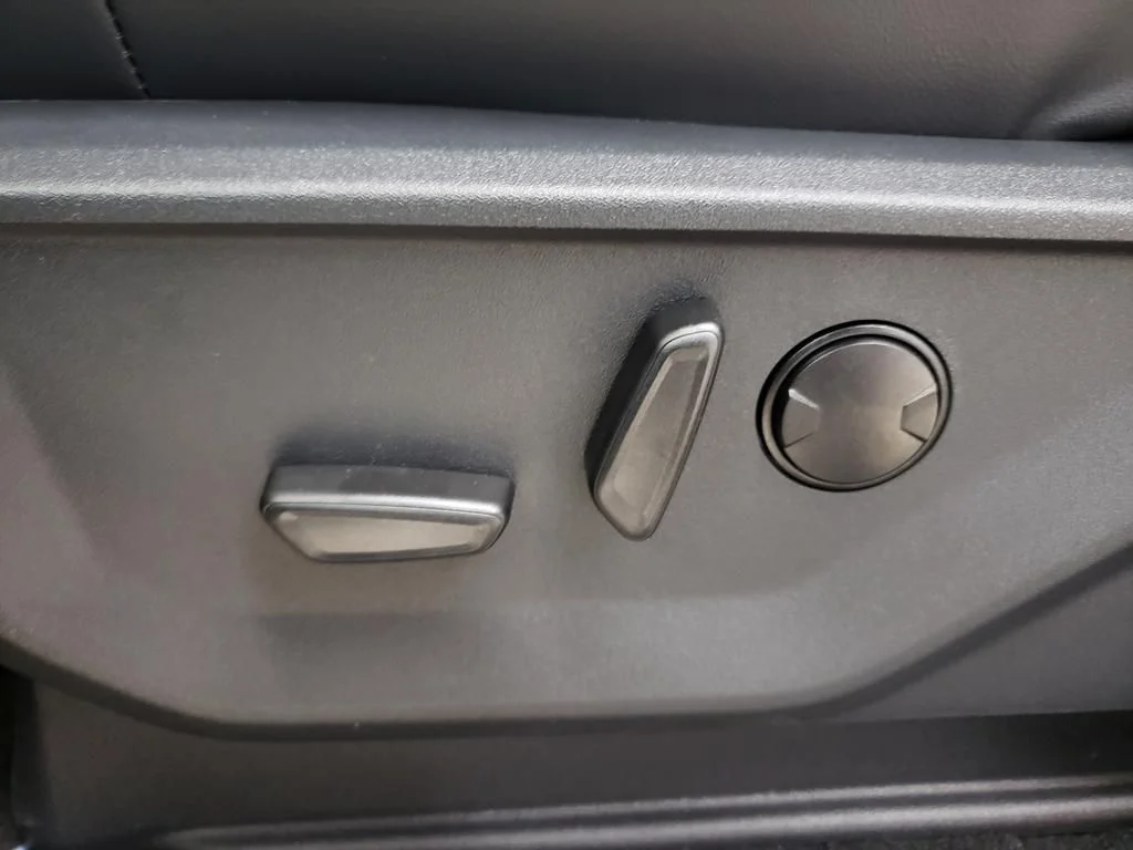 New 2027 Marsh Gray Ford Platinum image 22