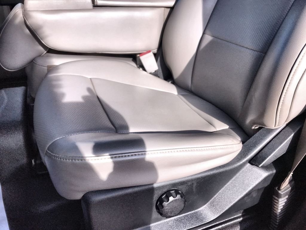 Used 2019 Red Ford XL image 12
