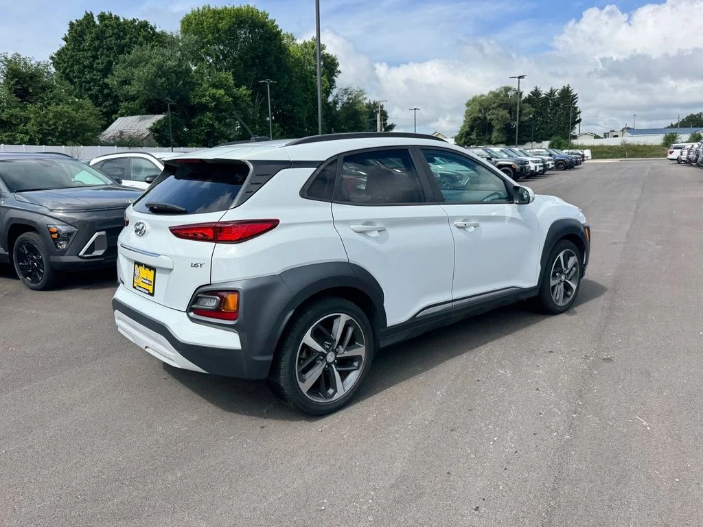 Used 2018 White Hyundai Limited image 3