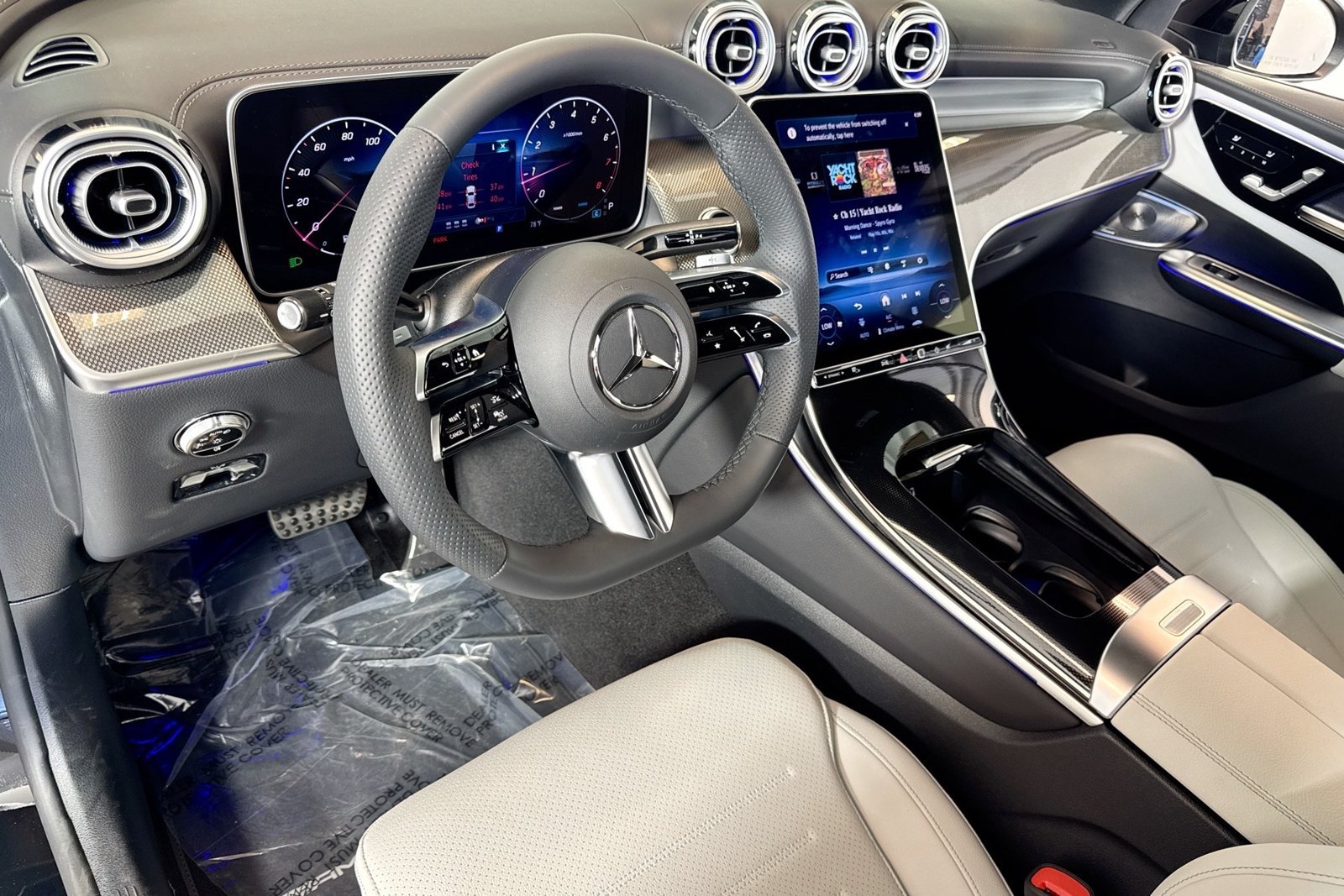 New 2026 Black Mercedes-Benz GLC 300 image 9