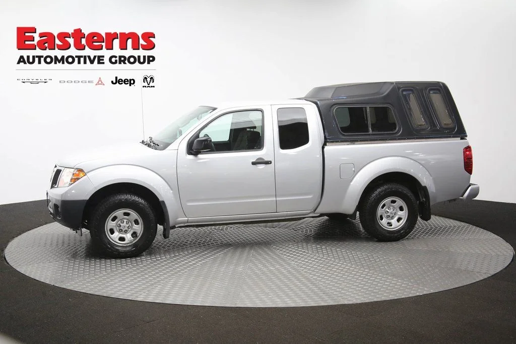 Used 2019 Silver Nissan S image 59