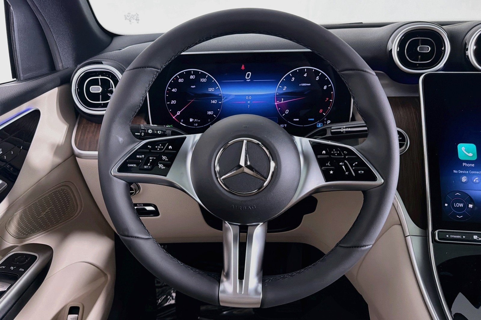 New 2026 Polar White Mercedes-Benz GLC 300 SUV image 17