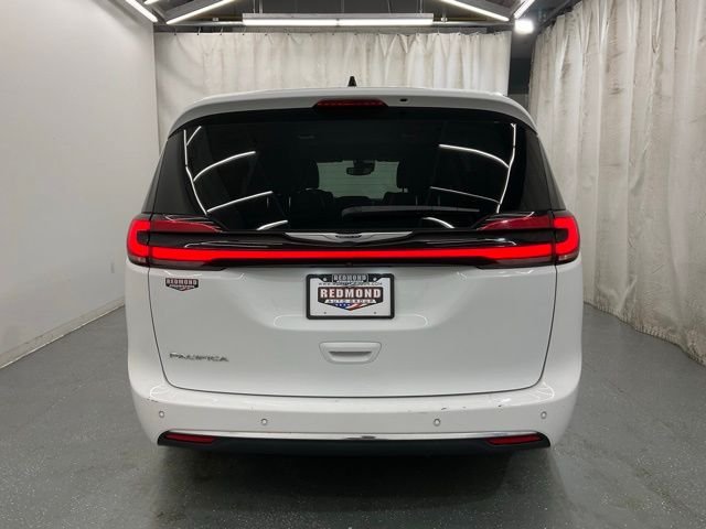 Used 2023 White Chrysler Touring L image 6