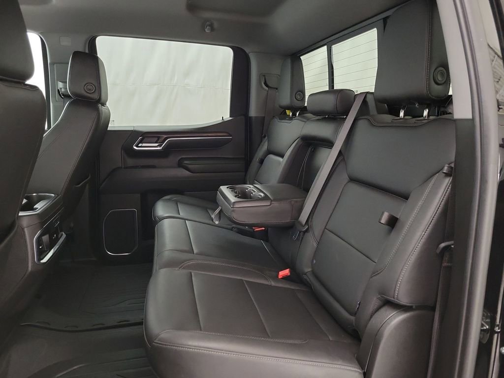 2024 GMC Sierra 1500 SLT - Photo 9