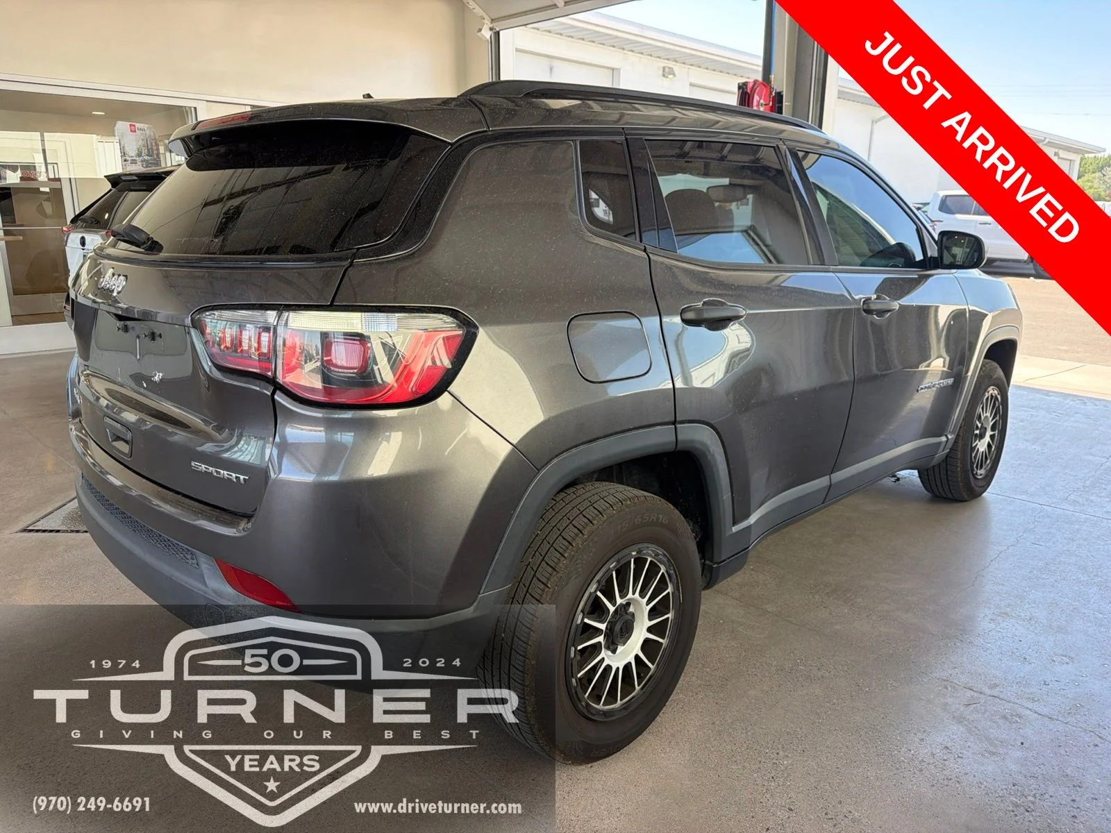 Used 2018 Gray Jeep Sport image 2