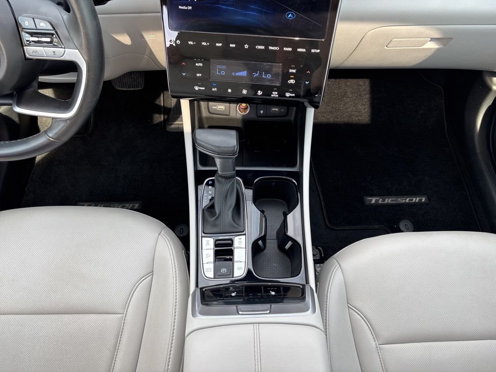 Used 2024 Gray Hyundai SEL image 13