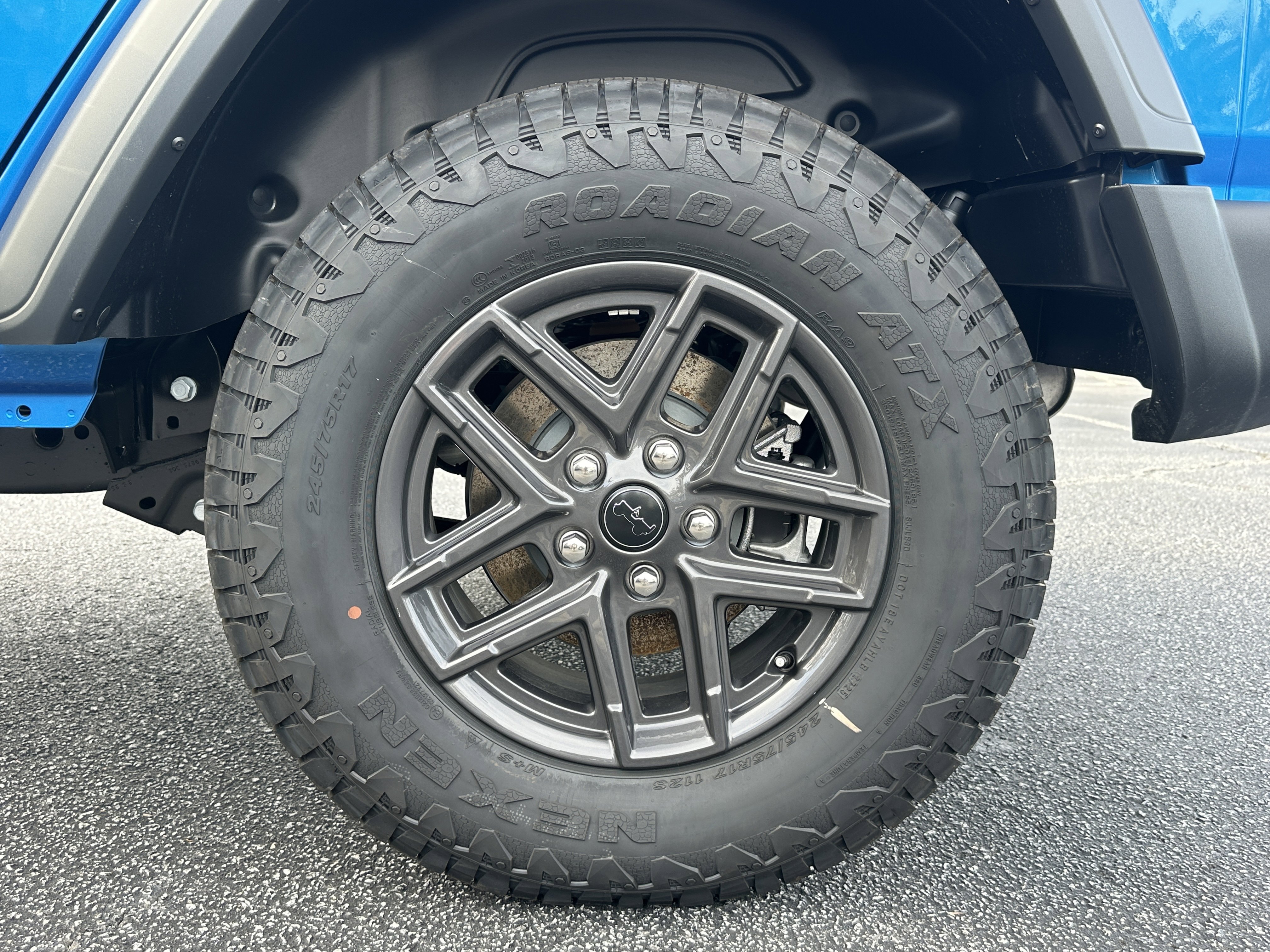 New 2026 Hydro Blue Pearl-Coat Exterior Paint Jeep Sport S image 20