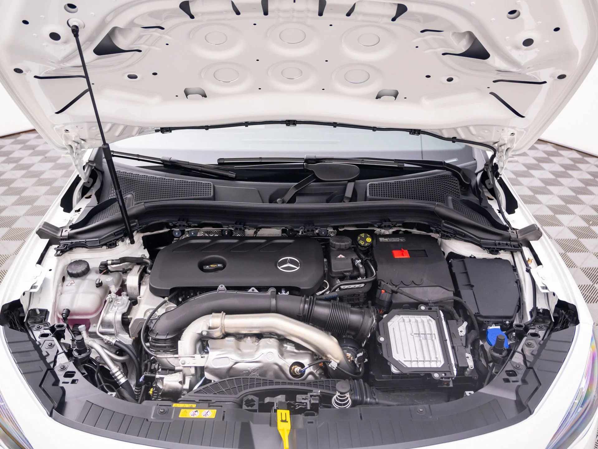 New 2026 White Mercedes-Benz GLA 250 image 33
