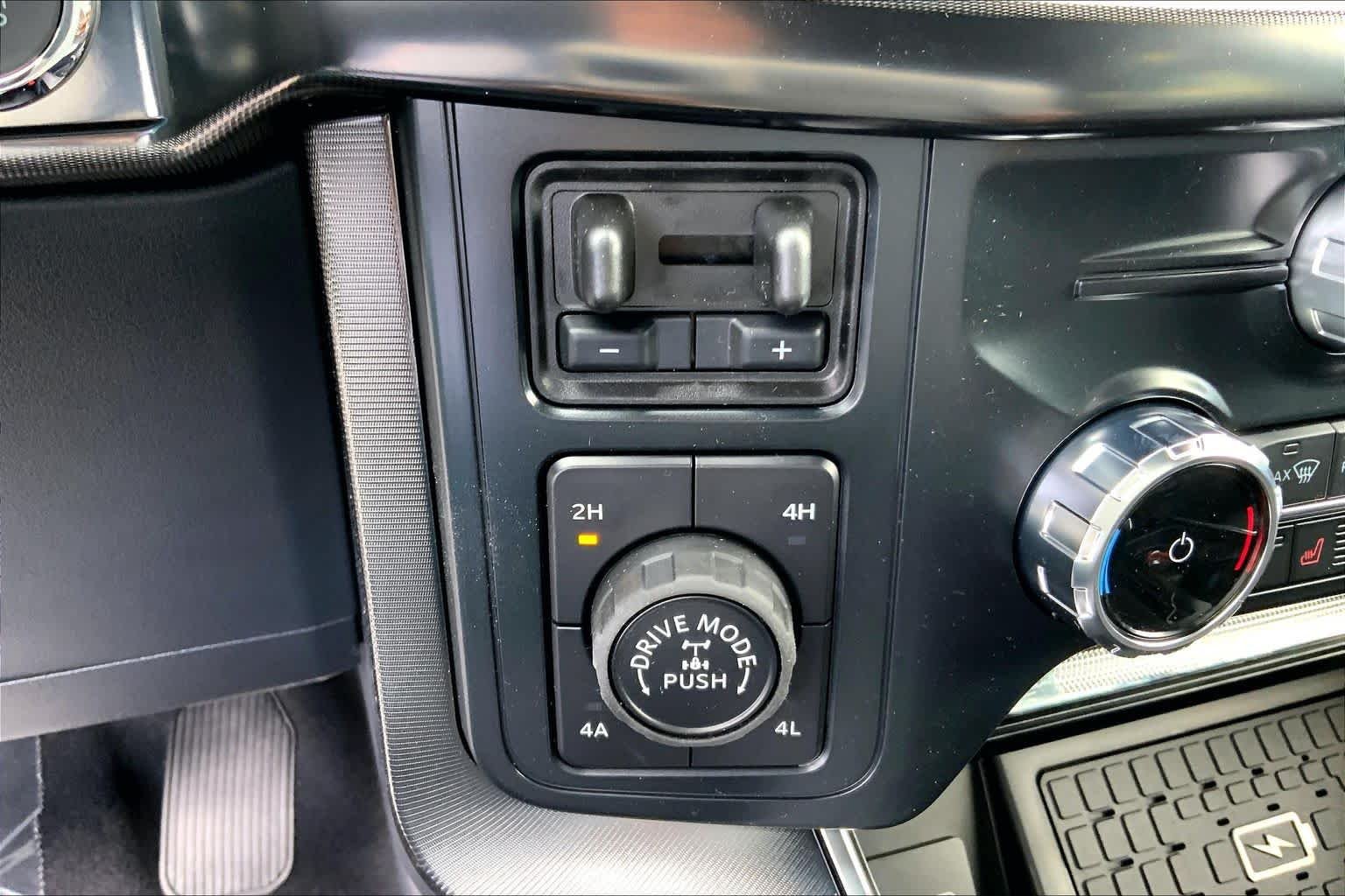 New 2026 Agate Black Metallic Ford Platinum® image 16