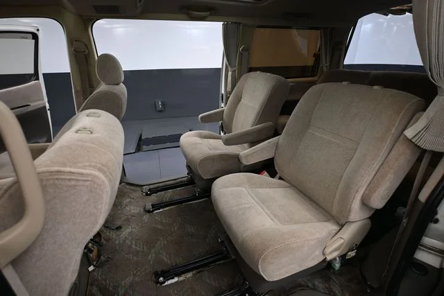 Used 1999 White Toyota Limited image 22