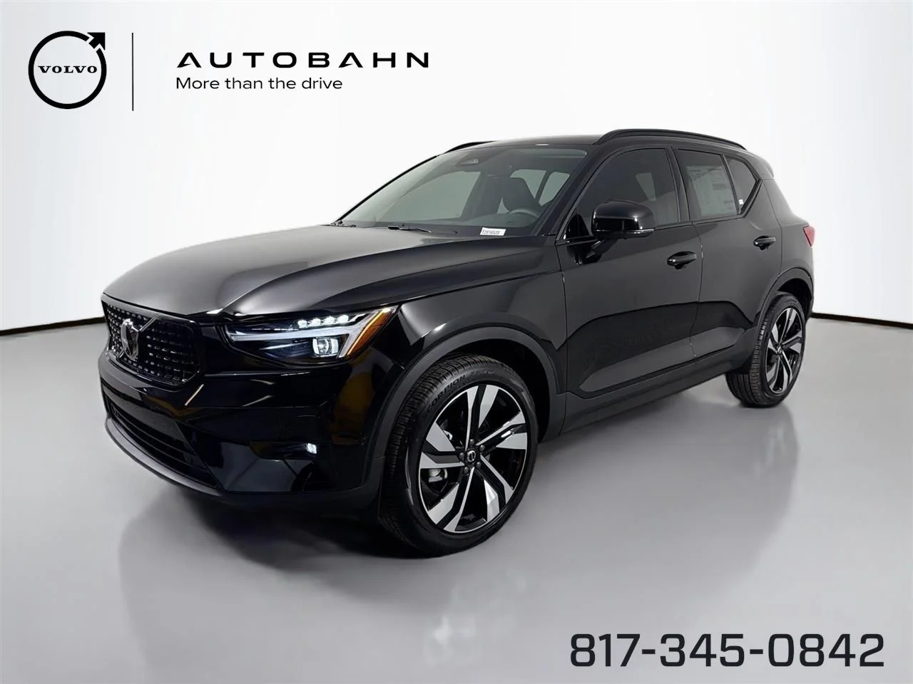2026 Volvo XC40 B5 Plus Dark AWD's photo