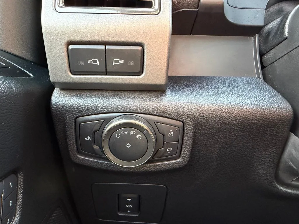Used 2018  Ford Raptor image 35