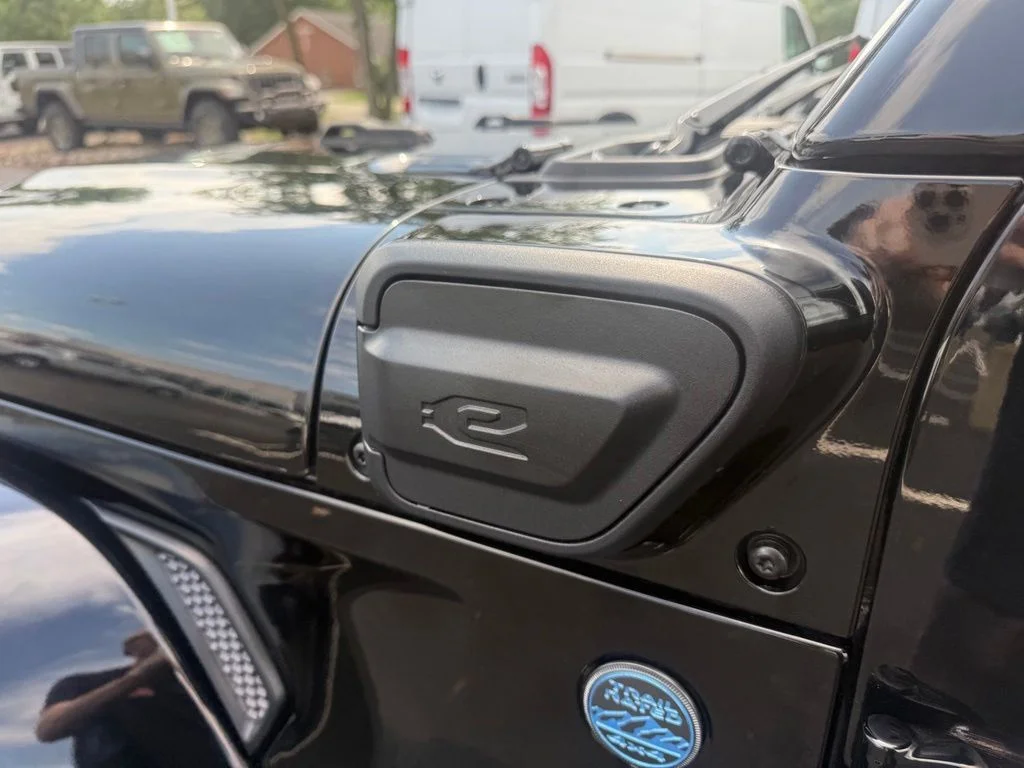 Used 2025 Black Jeep Sahara 4xe image 11