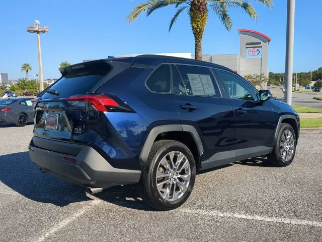 Certified Used 2021  Toyota XLE Premium image 4