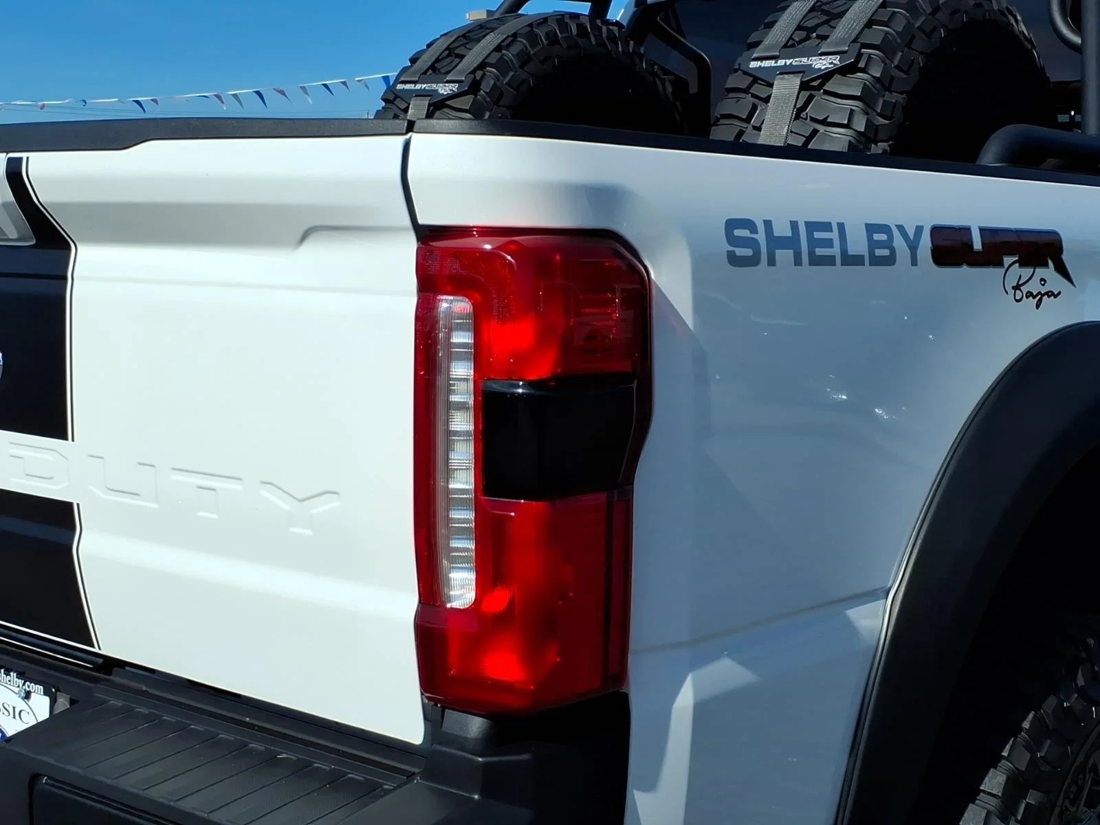 Used 2024 Star White Metallic Tri-Coat Ford LARIAT image 19