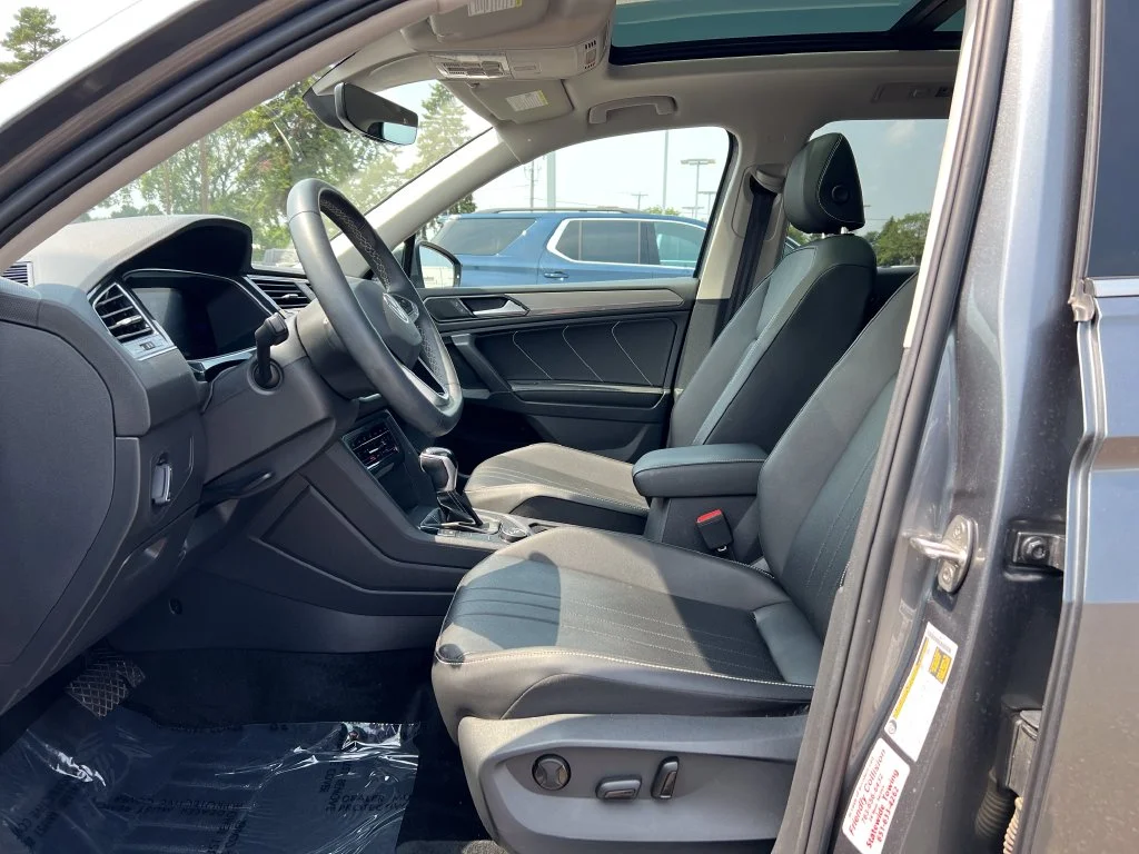 Used 2022 Gray Volkswagen 2.0T SE image 25