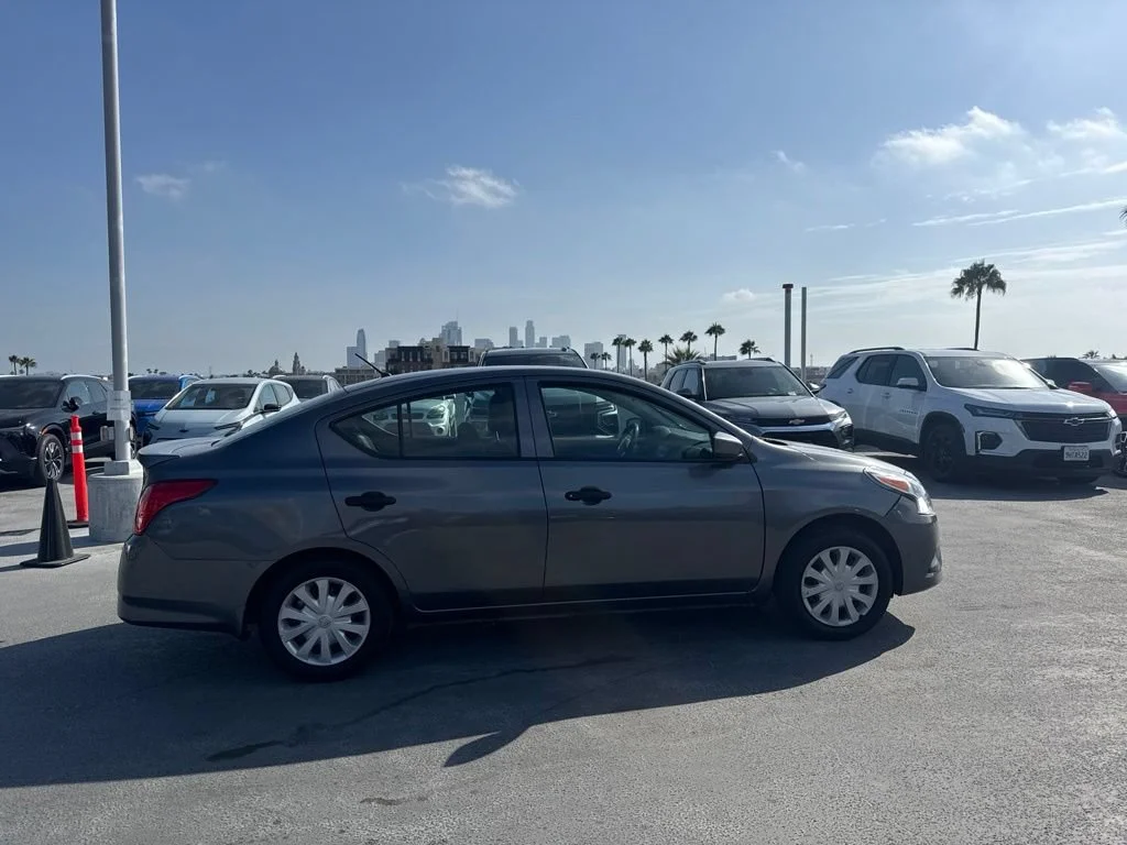 Used 2018  Nissan S Plus image 4