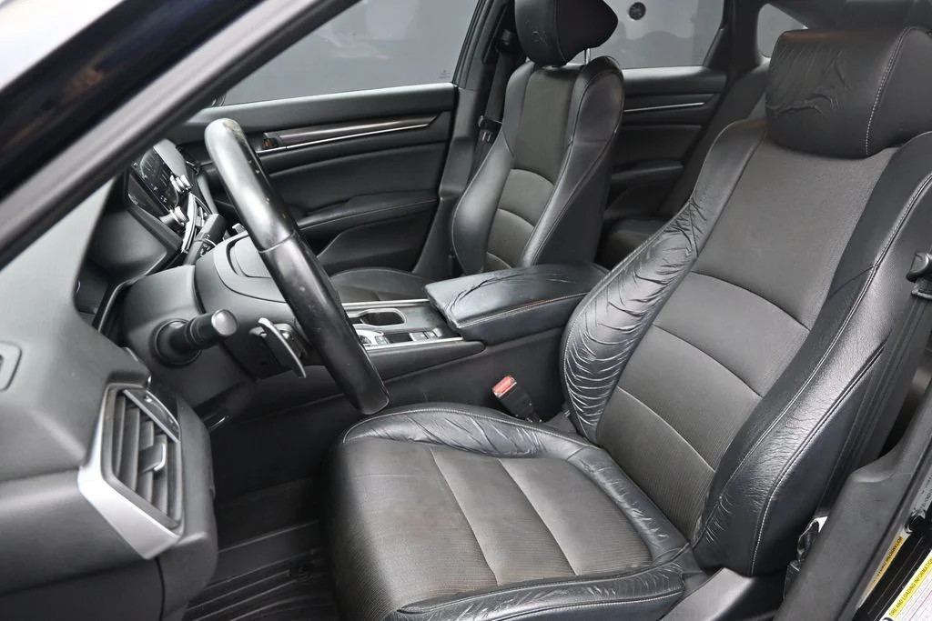 Used 2018  Honda Sport image 17