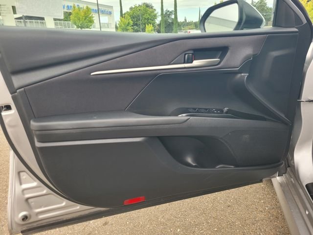 Used 2025 Silver Toyota LE image 18