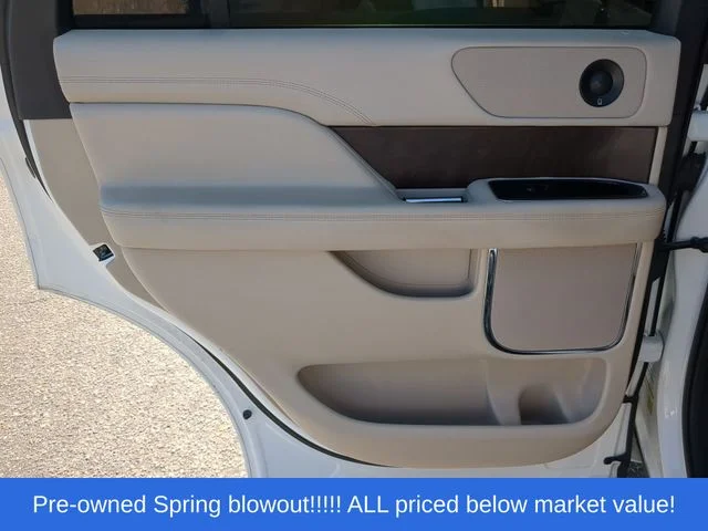 Used 2020 White Lincoln Reserve image 37
