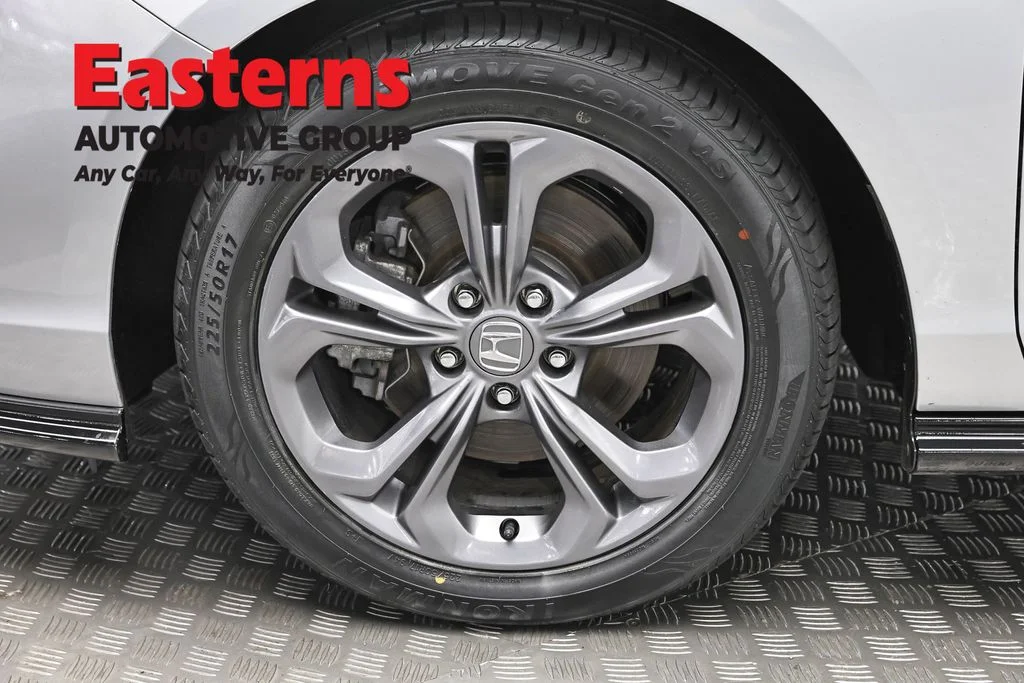 Used 2025 Silver Honda EX-L image 29