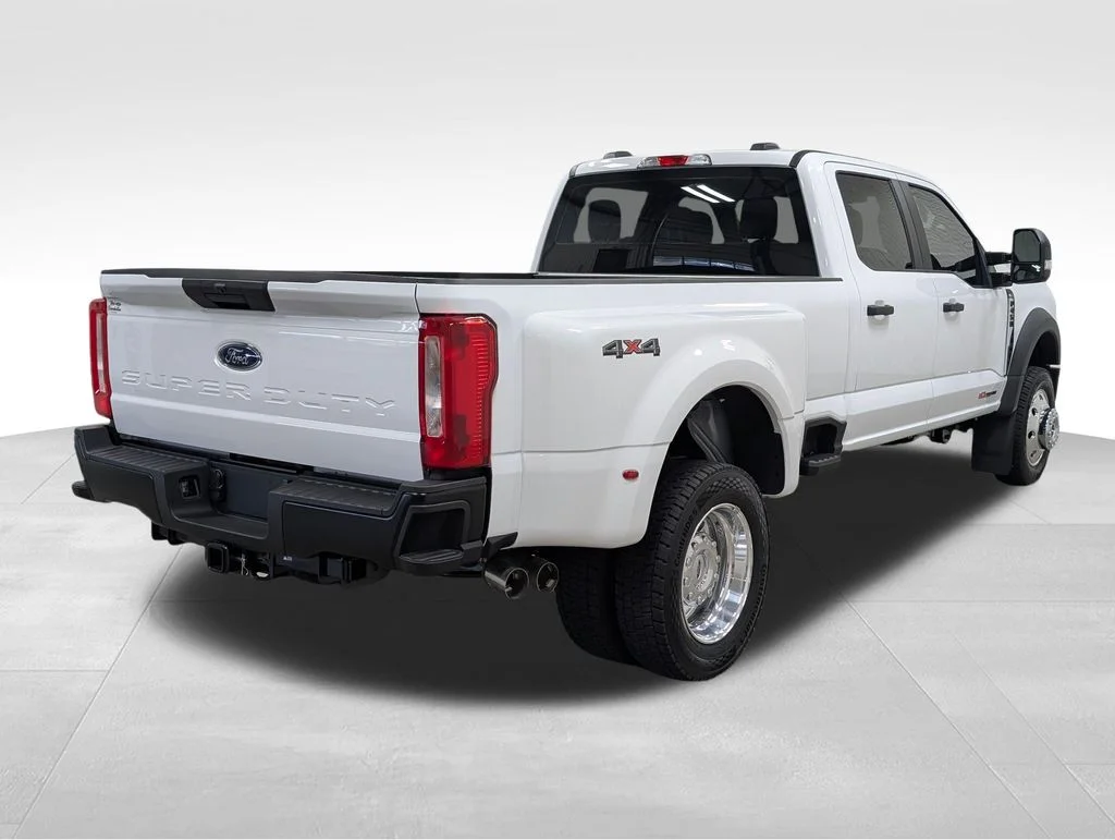 New 2026 Oxford White Ford F-450® XL image 22