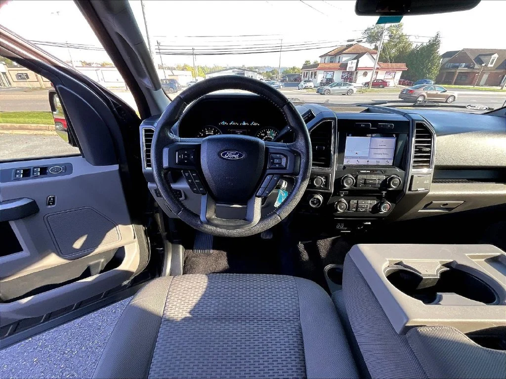 Used 2016 Gray Ford XLT image 10