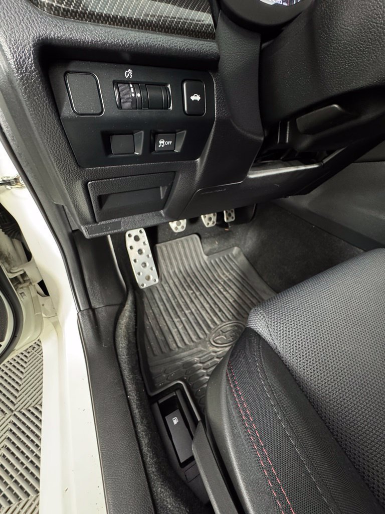Used 2020 Crystal White Pearl Subaru Premium image 10