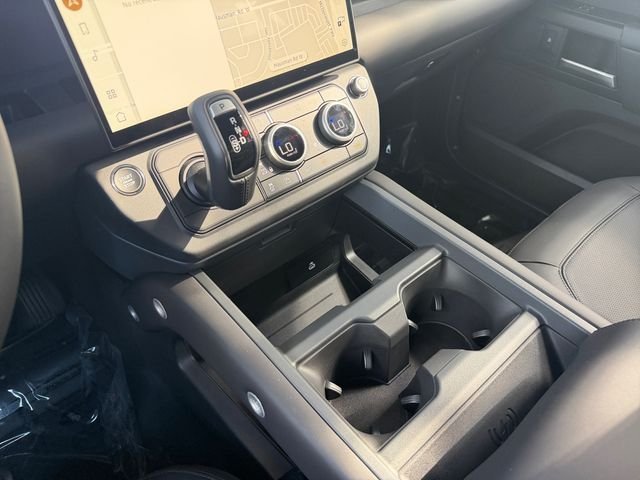 New 2026 Tasman Blue LAND ROVER S image 24
