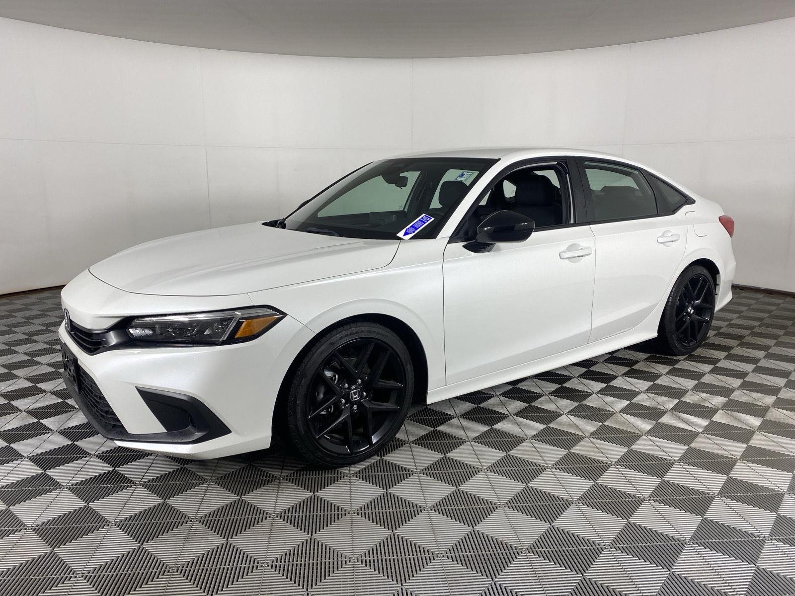 Used 2024 Platinum White Pearl Honda Sport image 3