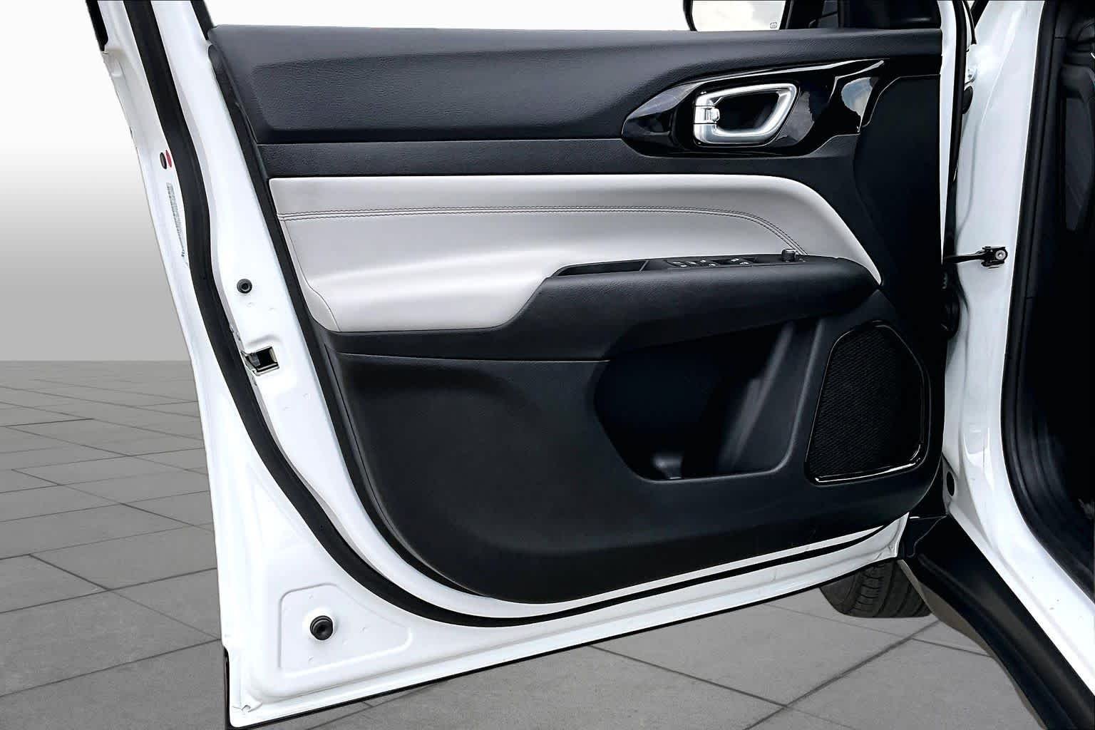 Used 2023 Bright White Clearcoat Jeep Limited image 22