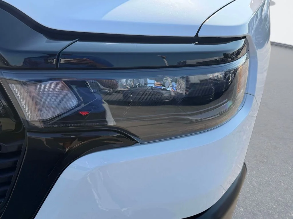 New 2027 Bright White Clear-Coat Exterior Paint RAM Express image 11