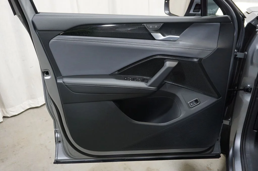 2026 Volkswagen Tiguan SE - Photo 25