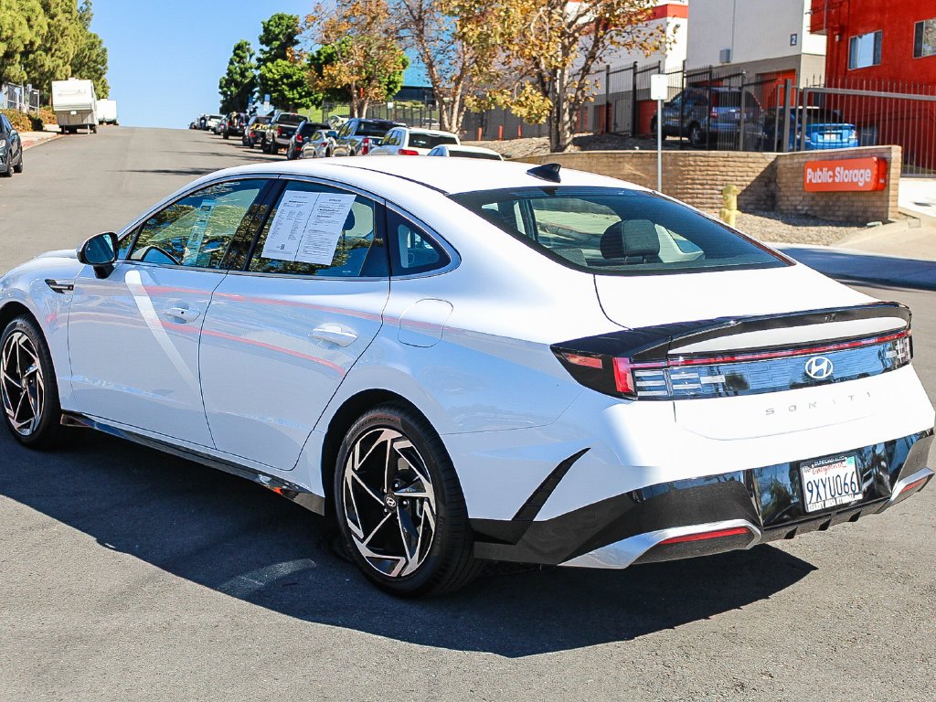 Used 2026 White Hyundai SEL Sport image 7