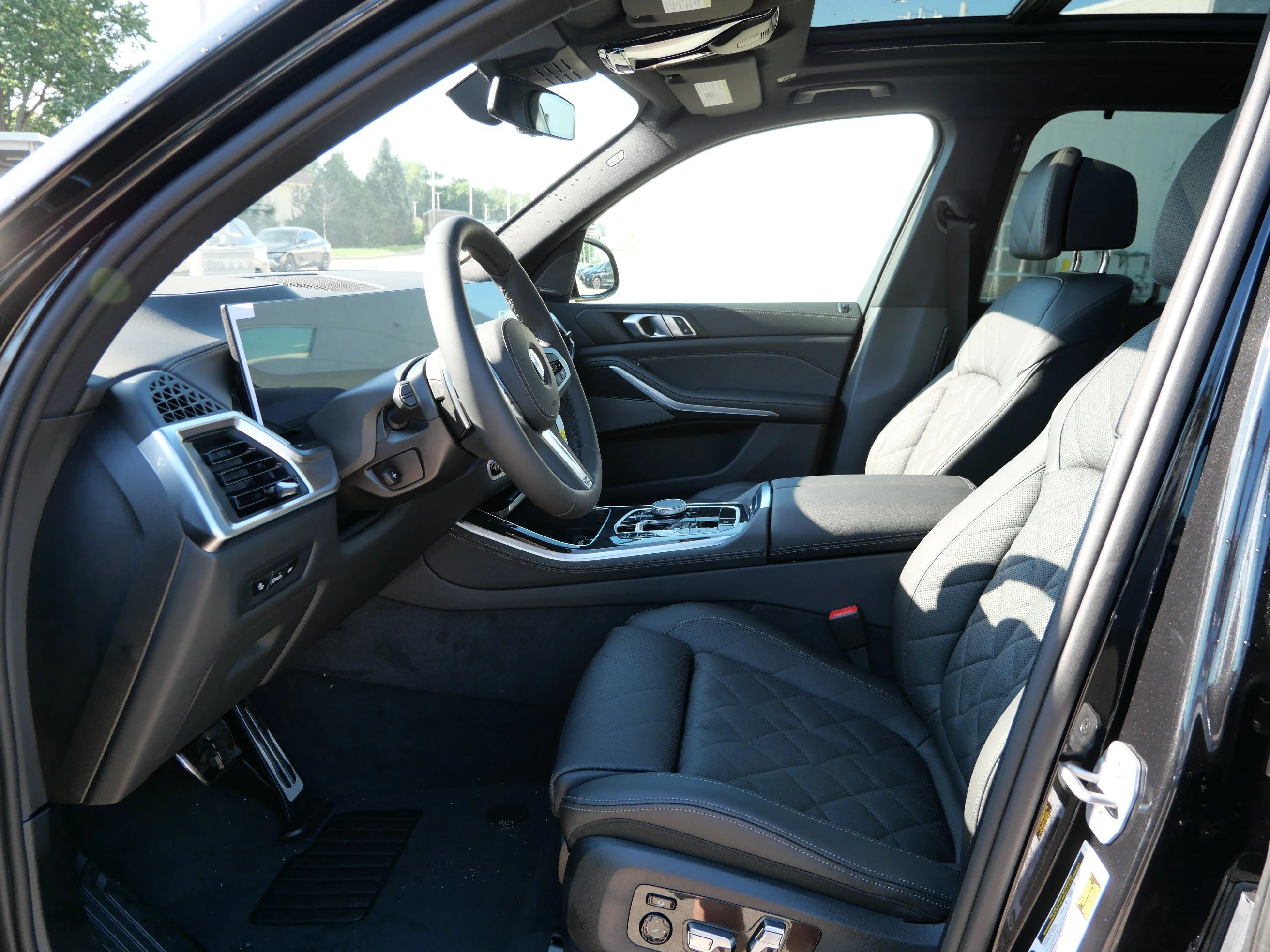 New 2026 Black Sapphire Metallic BMW xDrive40i image 5