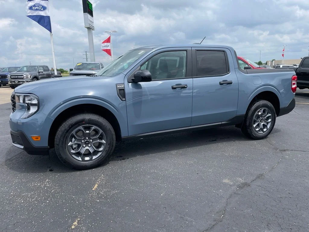 New 2026 Azure Gray Metallic Tri-Coat Ford XLT image 5