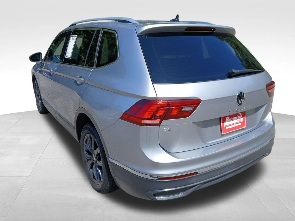 Used 2022 Silver Volkswagen 2.0T SE image 7