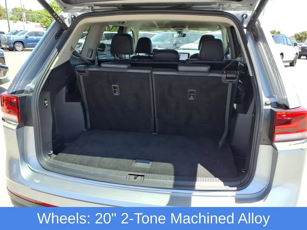 Certified Used 2024  Volkswagen 2.0T SE w/Technology image 29