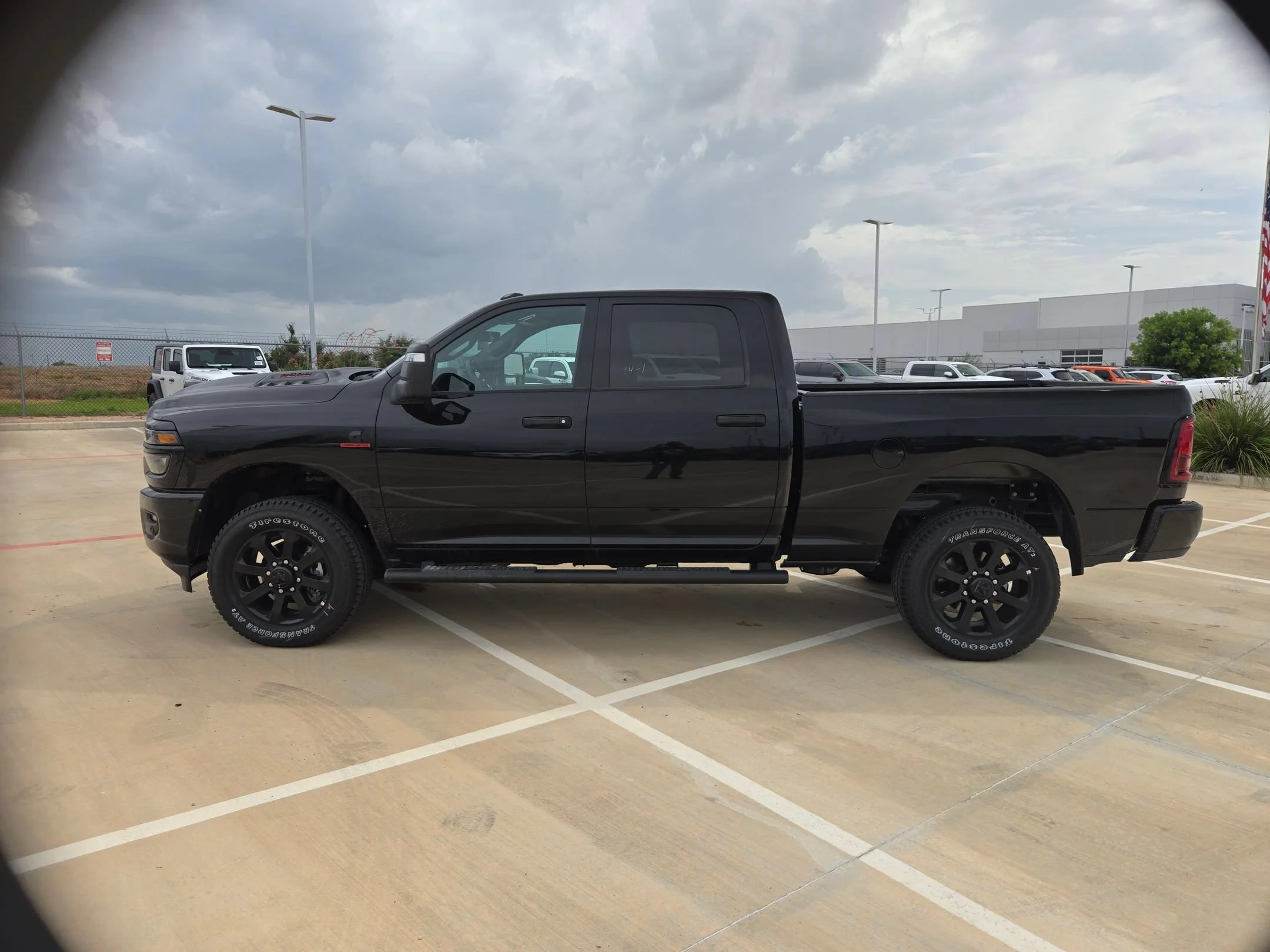 New 2026 Diamond Black Crystal Pearl-Coat Exterior Paint RAM  image 6