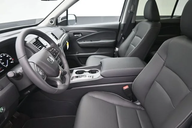 New 2026 Platinum White Pearl Honda RTL image 20