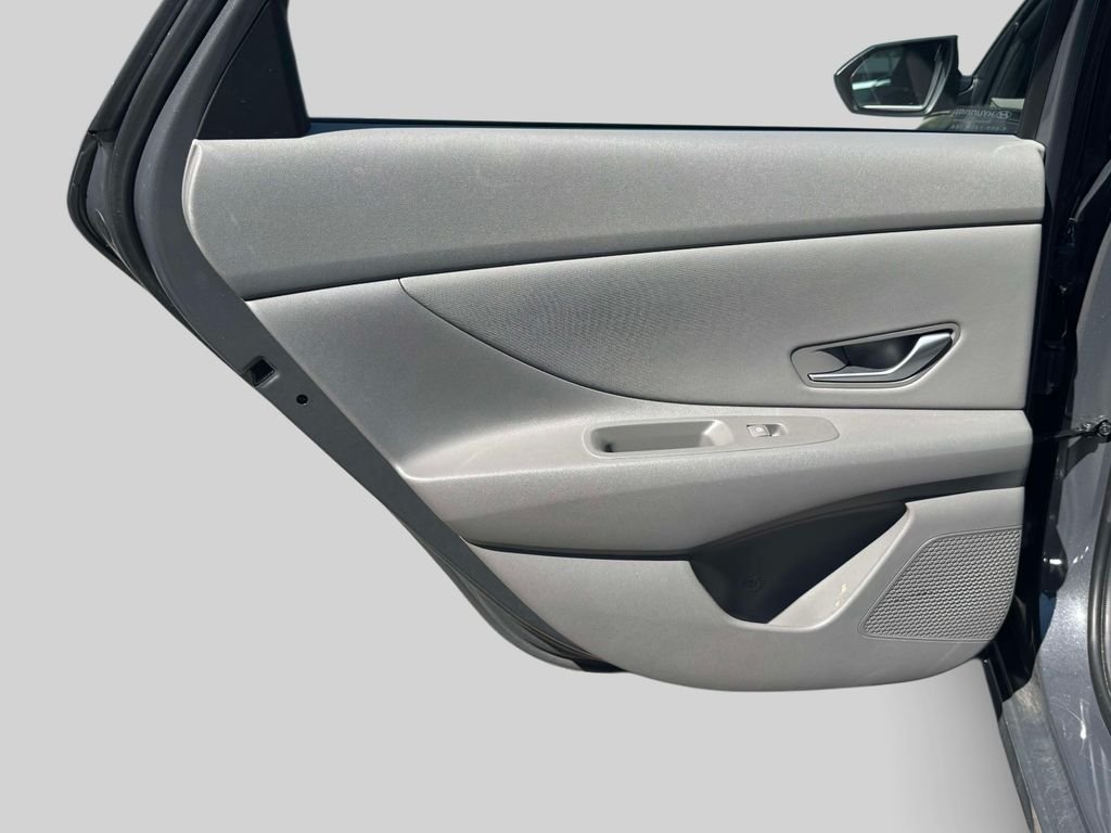 Used 2023 Gray Hyundai SEL image 10