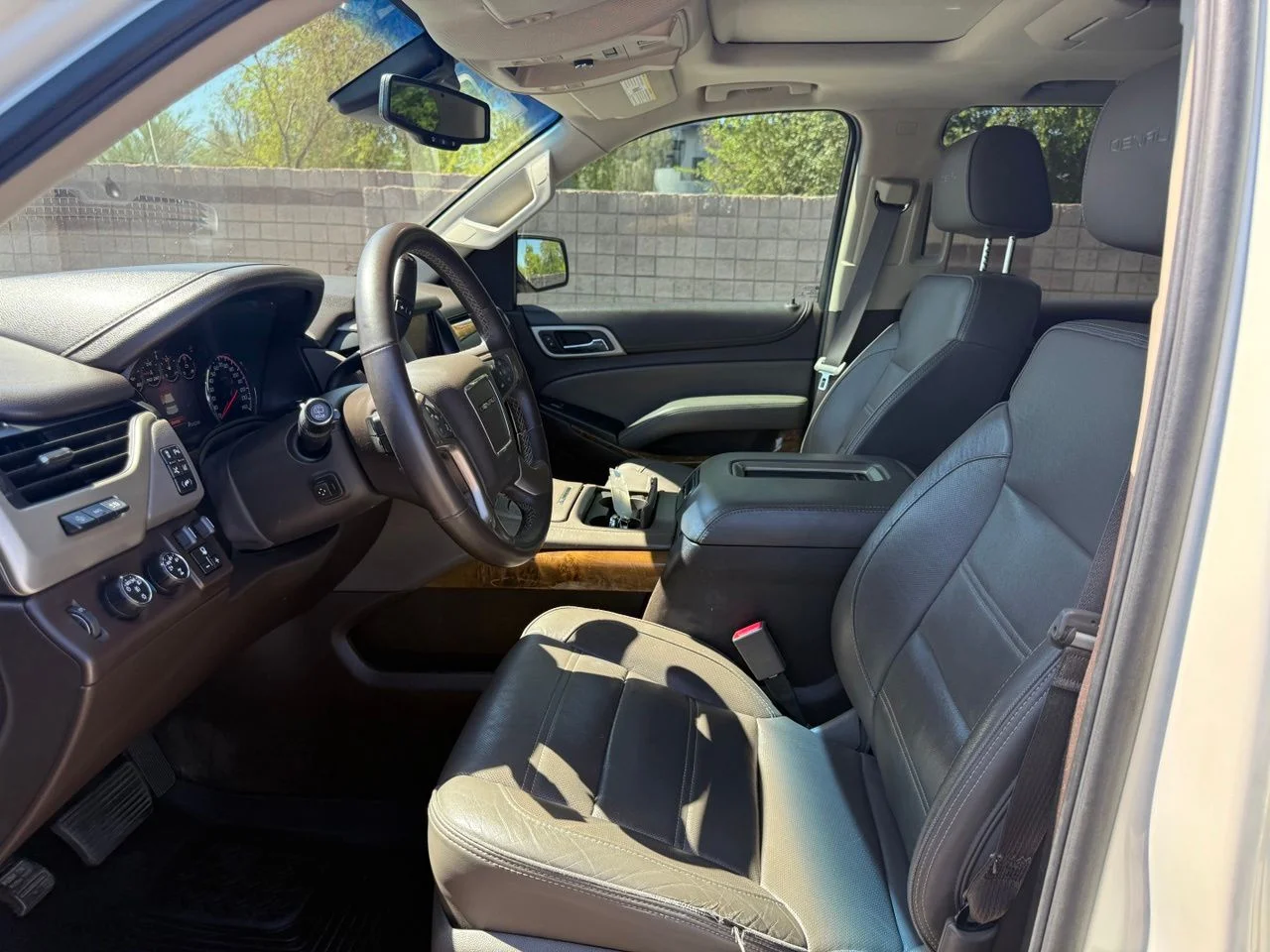 Used 2015 White Diamond Tricoat GMC Denali image 12